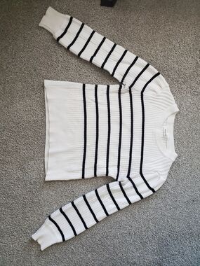 Miracle White Crewneck Sweater with Black Stripes Size Small